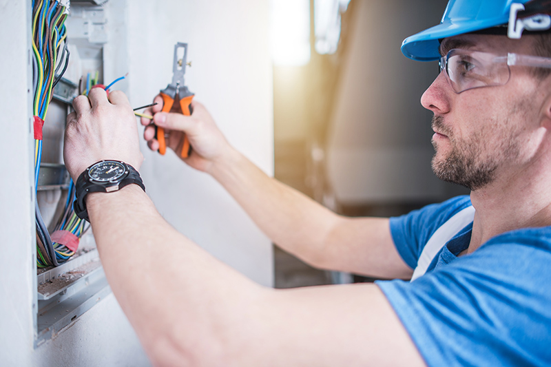 Electrician Qualifications in Huddersfield West Yorkshire